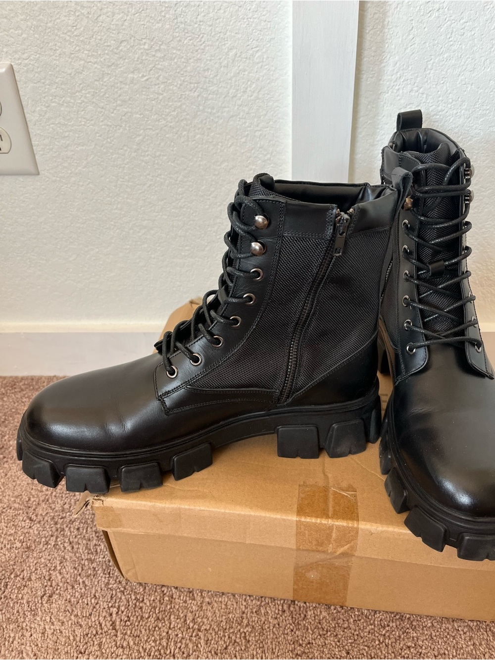 Steve Madden Women's 12 Leather Combat Boots NWT. - Picture 6 of 12